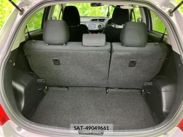Toyota VITZ 2013-08 8330557-7