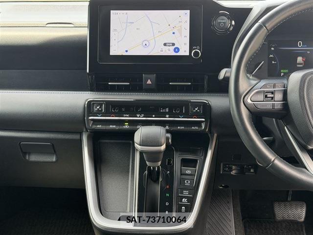 Toyota VOXY 2024-07 8327879-15