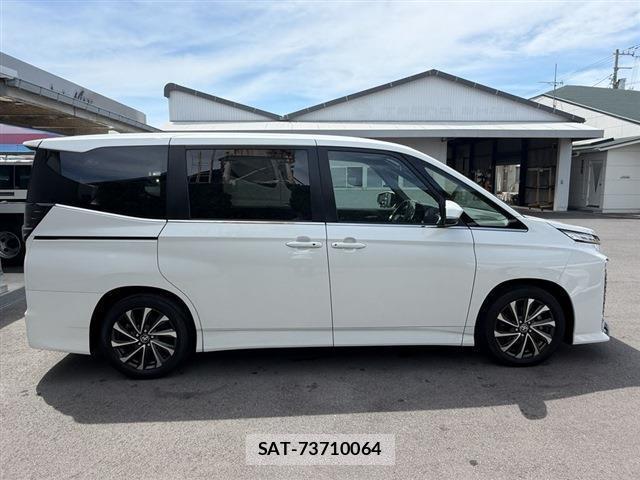 Toyota VOXY 2024-07 8327879-2