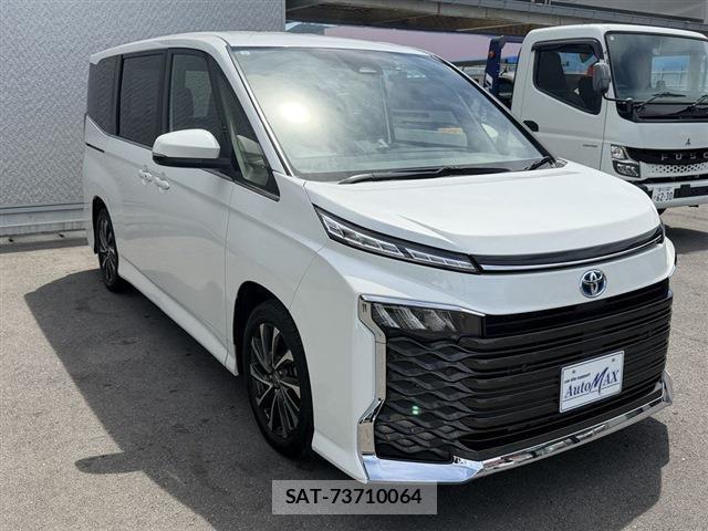 Toyota VOXY 2024-07 8327879-4