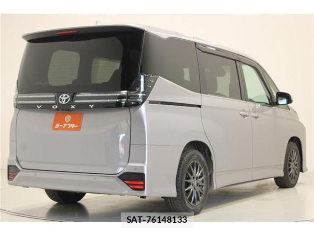Toyota VOXY 2024-10 8327938-11