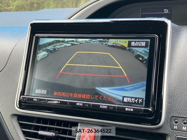 Toyota VOXY 2016-09 8328087-10
