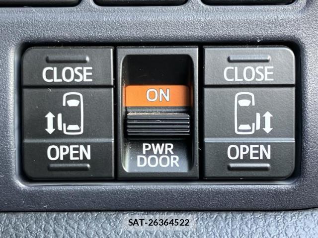 Toyota VOXY 2016-09 8328087-17