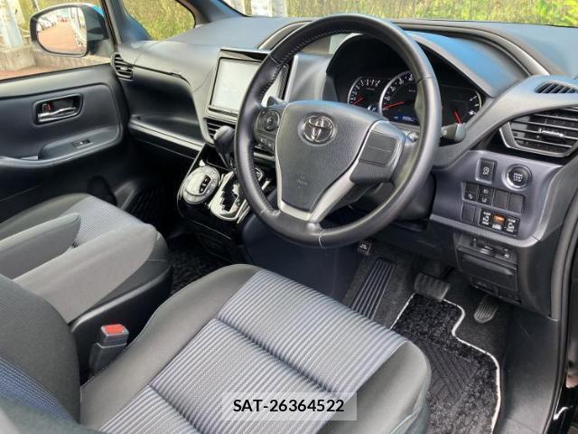 Toyota VOXY 2016-09 8328087-3