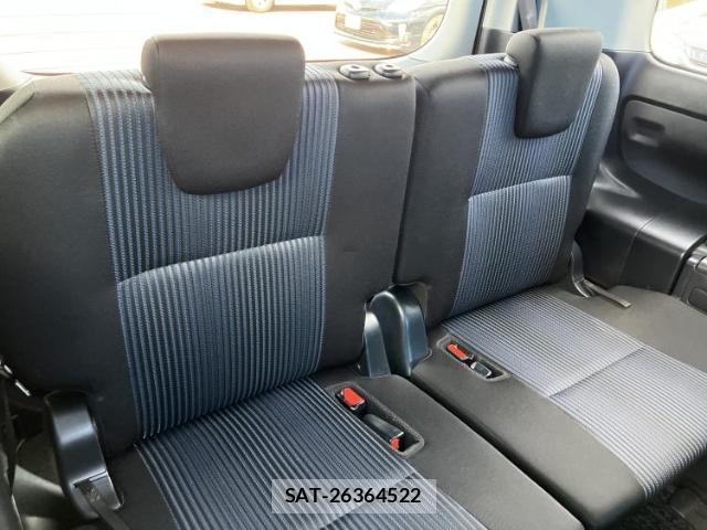 Toyota VOXY 2016-09 8328087-5