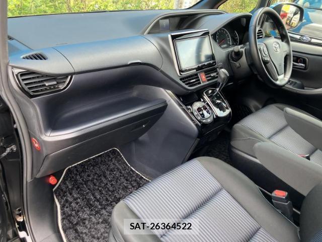 Toyota VOXY 2016-09 8328087-6