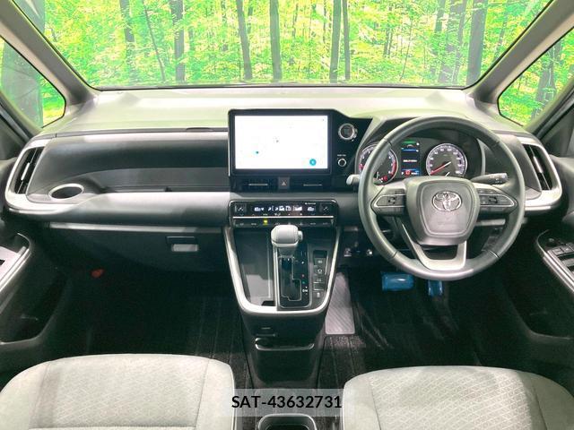 Toyota VOXY 2022-09 8328110-1