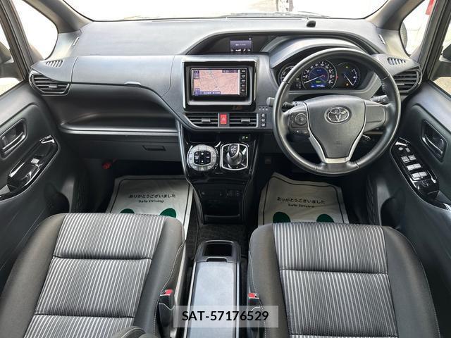 Toyota VOXY 2021-03 8328153-1