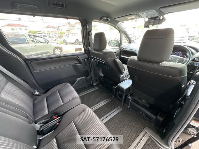 Toyota VOXY 2021-03 8328153-15