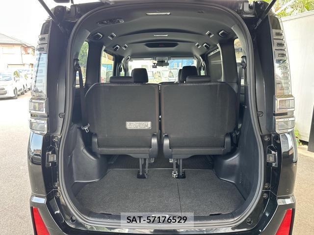 Toyota VOXY 2021-03 8328153-16