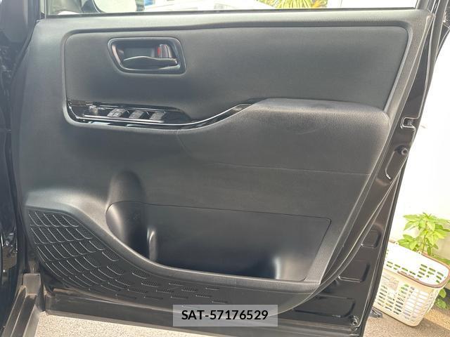 Toyota VOXY 2021-03 8328153-18