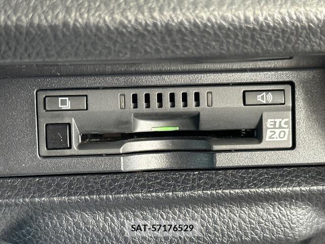 Toyota VOXY 2021-03 8328153-6