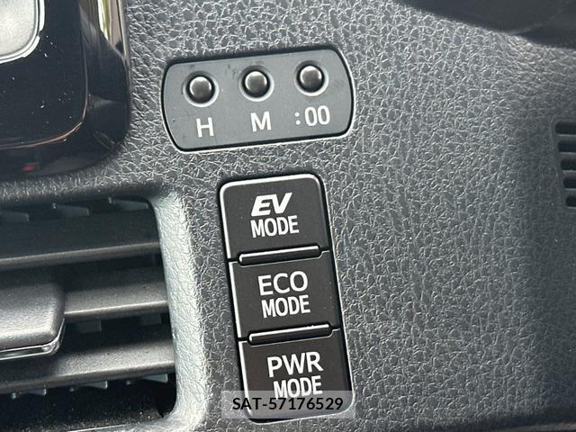Toyota VOXY 2021-03 8328153-9