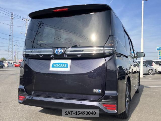Toyota VOXY 2023-11 8328162-2