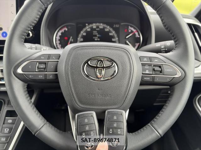 Toyota VOXY 2025-08 8328164-15