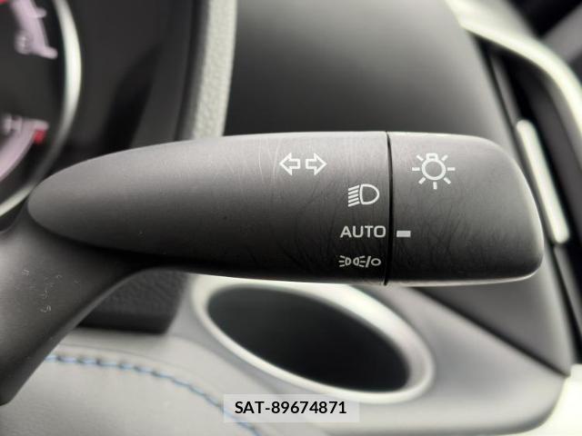 Toyota VOXY 2025-08 8328164-16