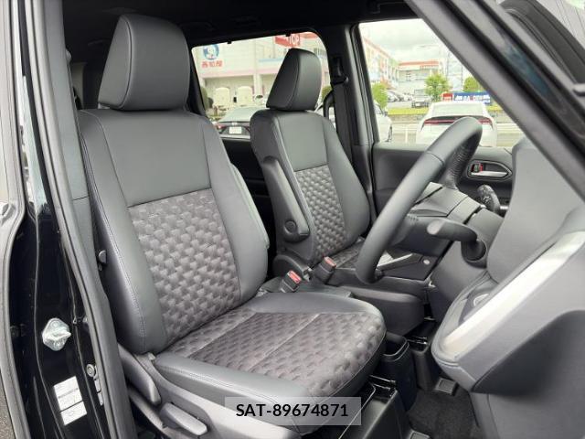 Toyota VOXY 2025-08 8328164-3