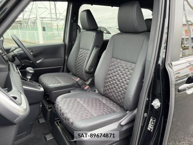 Toyota VOXY 2025-08 8328164-6