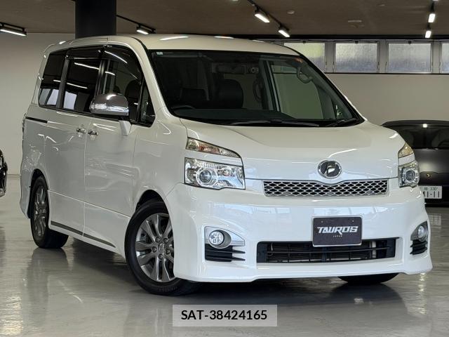 Toyota VOXY 2012-02 8278125-11