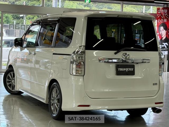 Toyota VOXY 2012-02 8278125-14