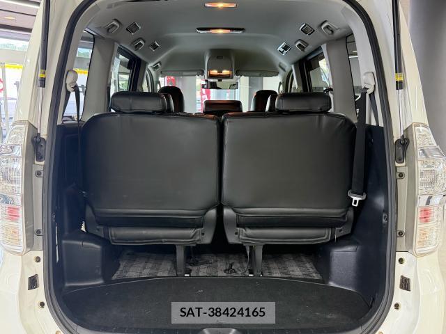 Toyota VOXY 2012-02 8278125-18