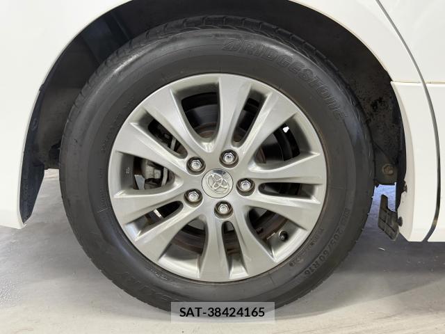 Toyota VOXY 2012-02 8278125-19