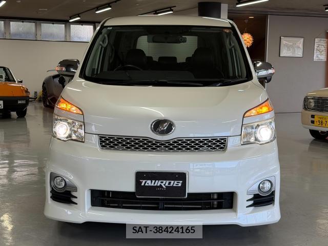 Toyota VOXY 2012-02 8278125-9