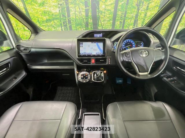 Toyota VOXY 2016-11 8328521-1