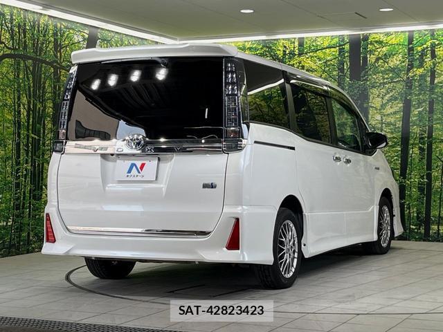 Toyota VOXY 2016-11 8328521-16