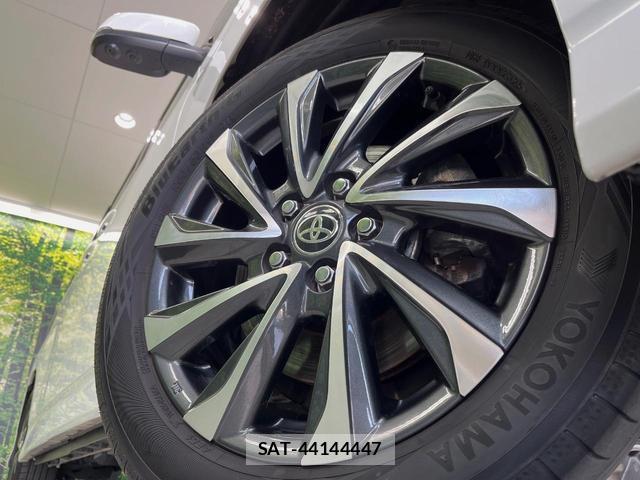 Toyota VOXY 2025-07 8328527-14