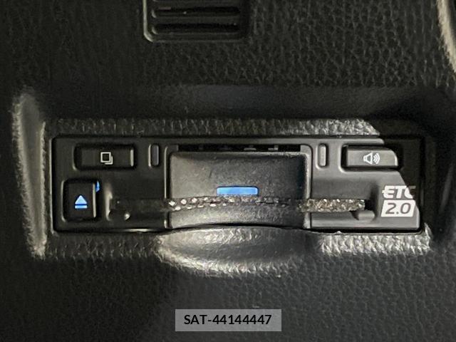 Toyota VOXY 2025-07 8328527-8