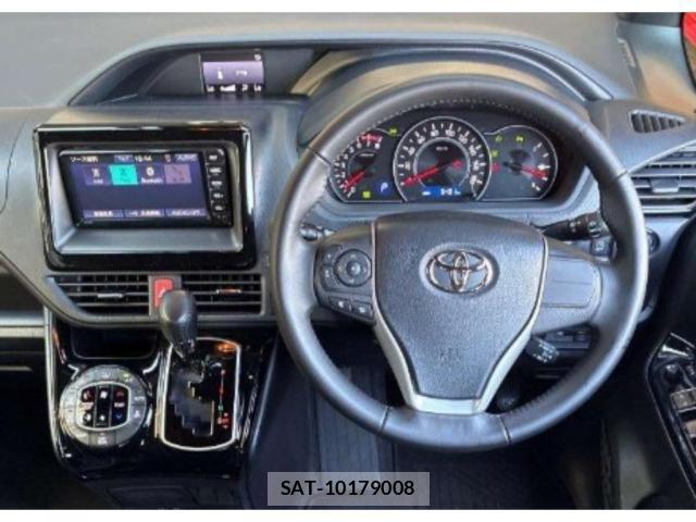 Toyota VOXY 2021 8328637-2