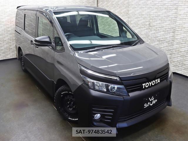 Toyota VOXY 2014-05 8328682-1
