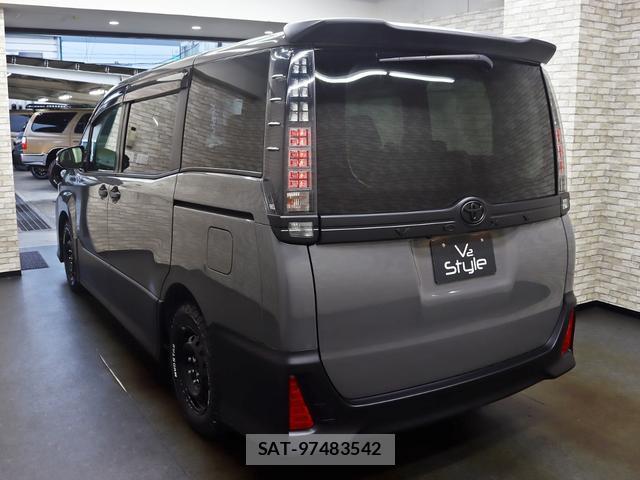 Toyota VOXY 2014-05 8328682-13