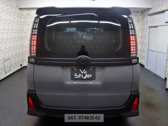 Toyota VOXY 2014-05 8328682-14