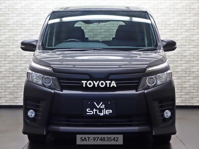 Toyota VOXY 2014-05 8328682-3