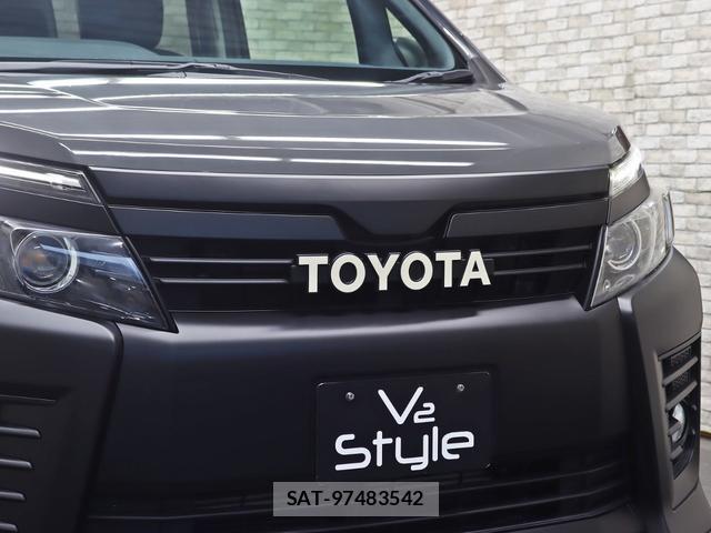 Toyota VOXY 2014-05 8328682-9