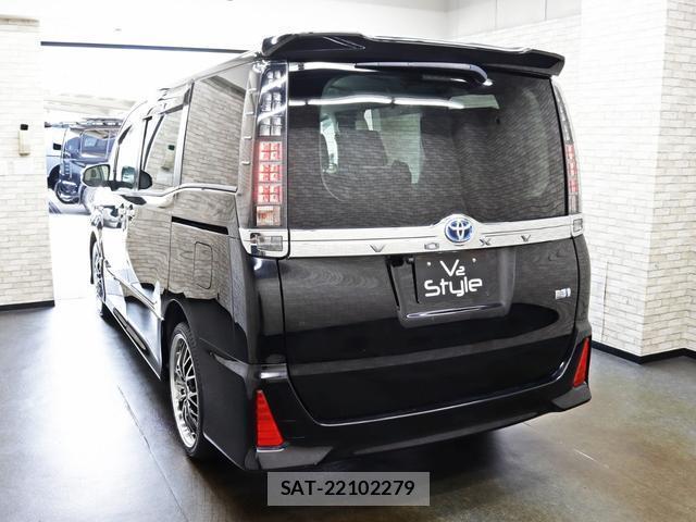 Toyota VOXY 2017-06 8328687-12