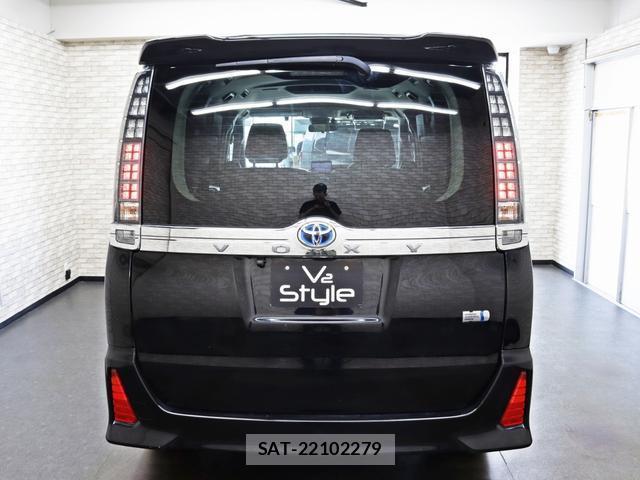 Toyota VOXY 2017-06 8328687-13