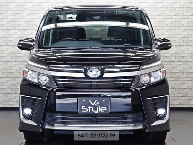 Toyota VOXY 2017-06 8328687-3