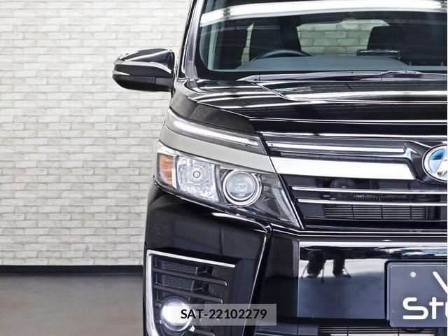 Toyota VOXY 2017-06 8328687-6