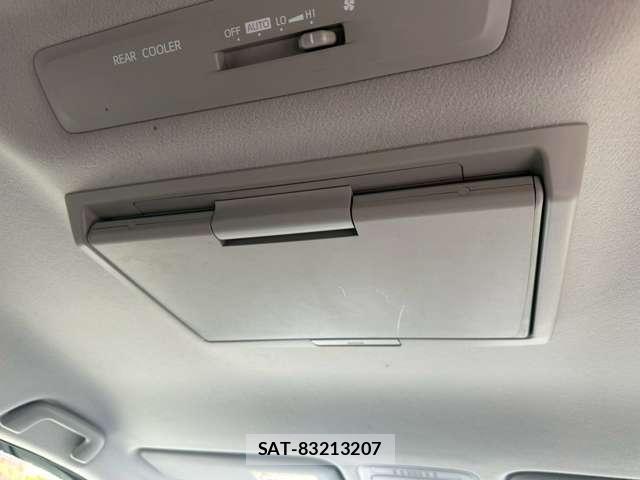Toyota VOXY 2017-06 8328737-9