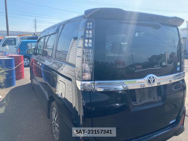 Toyota VOXY 2015-11 8328783-13