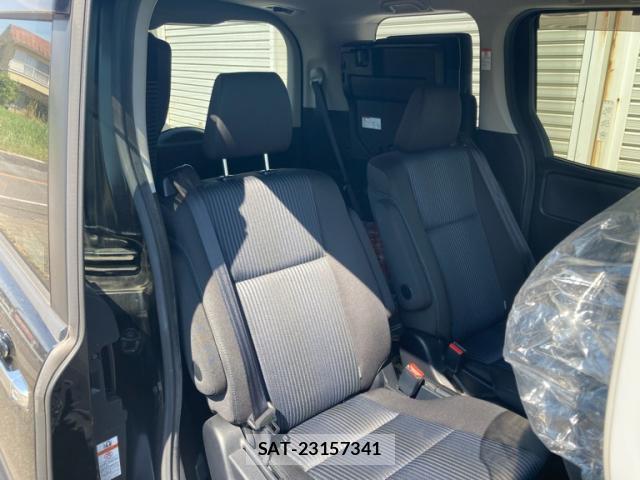 Toyota VOXY 2015-11 8328783-8