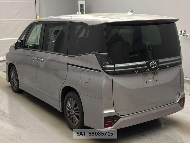 Toyota VOXY 2024-02 8328818-12