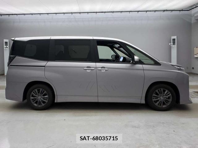 Toyota VOXY 2024-02 8328818-13