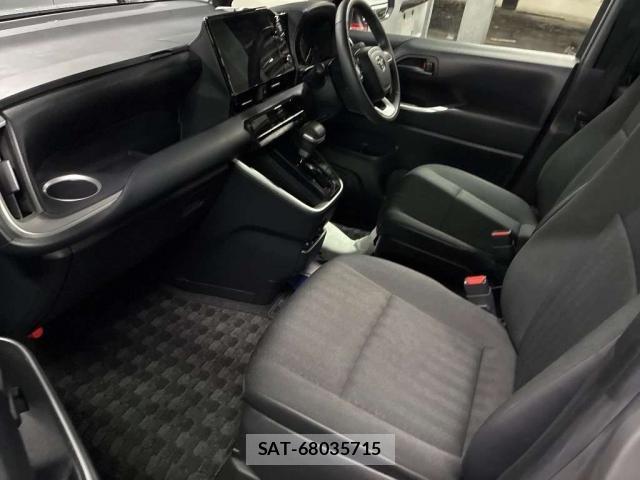 Toyota VOXY 2024-02 8328818-4