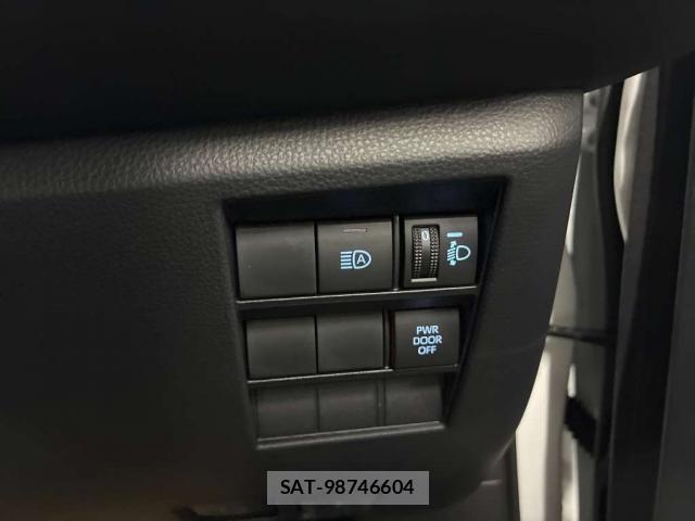 Toyota VOXY 2026-04 8328821-10