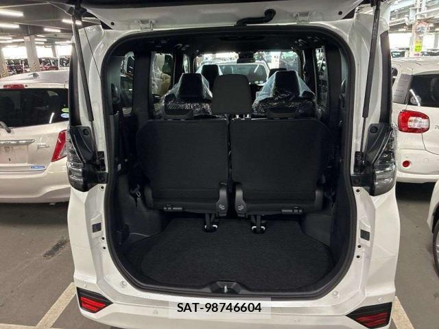 Toyota VOXY 2026-04 8328821-11