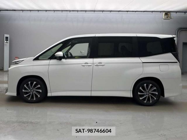 Toyota VOXY 2026-04 8328821-13